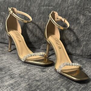 Unisa Metallic Gold Ankle Strap Heels Size 9 NWOT